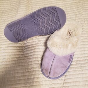 Kid's purple UGG slippers size 4